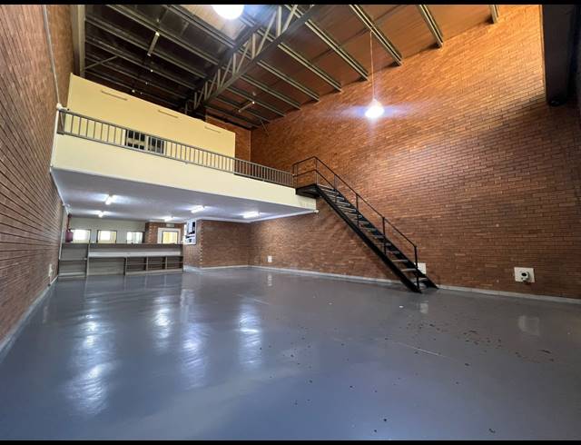 304M² WAREHOUSE TO LET IN HENNOPSPARK